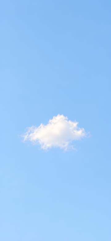 青空にひとつの雲（スマホ壁紙、文字なし）