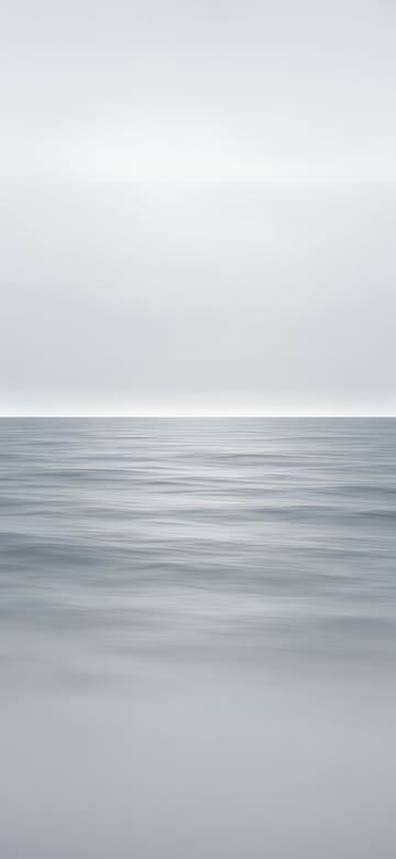 灰色の海と水平線（スマホ壁紙、文字なし）