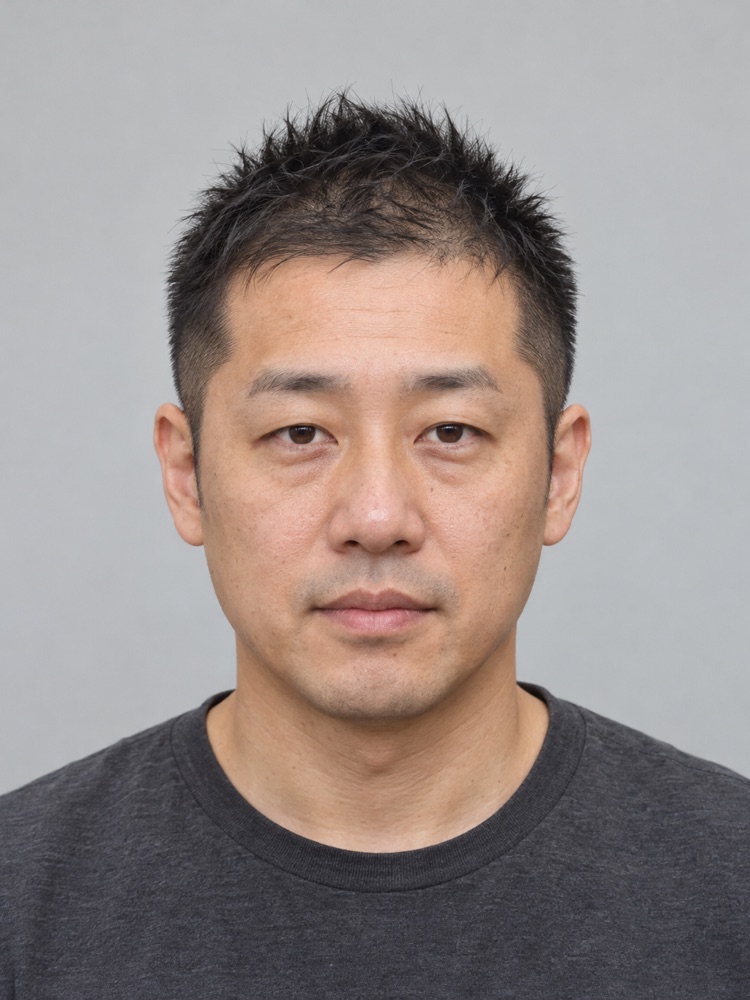 細軟髮・髮量少・37 歲剪刺蝟頭