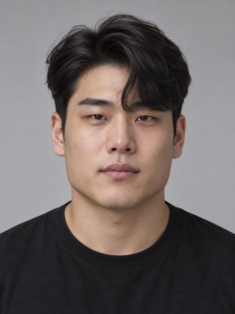 方臉・27 歲剪逗號頭