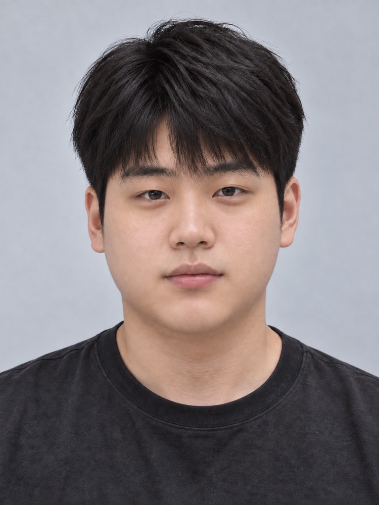 圓臉・19 歲剪壓貼燙