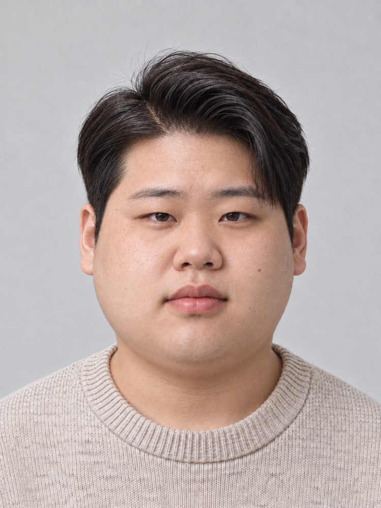 圓臉・21 歲剪三七分