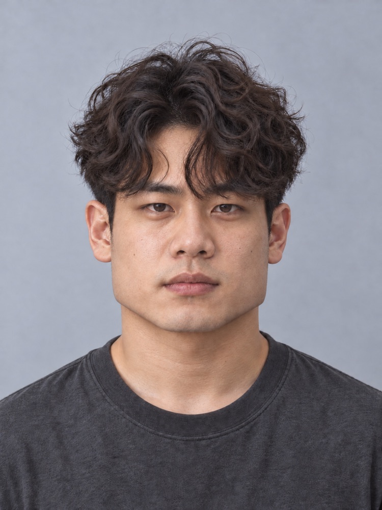 方臉・28 歲剪萊斯利捲