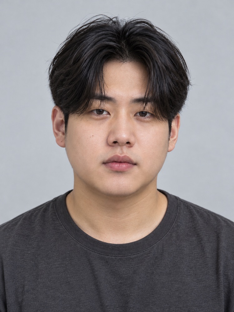 圓臉・18 歲剪男生中分