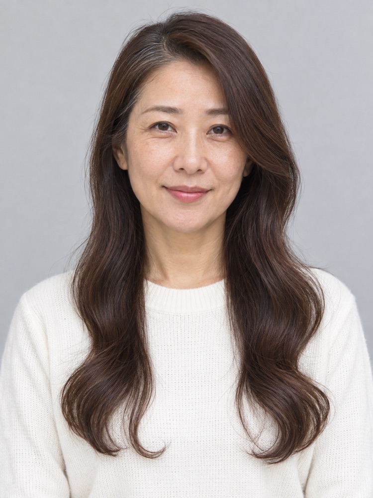 細軟髮・髮量少・46 歲剪韓系大波浪