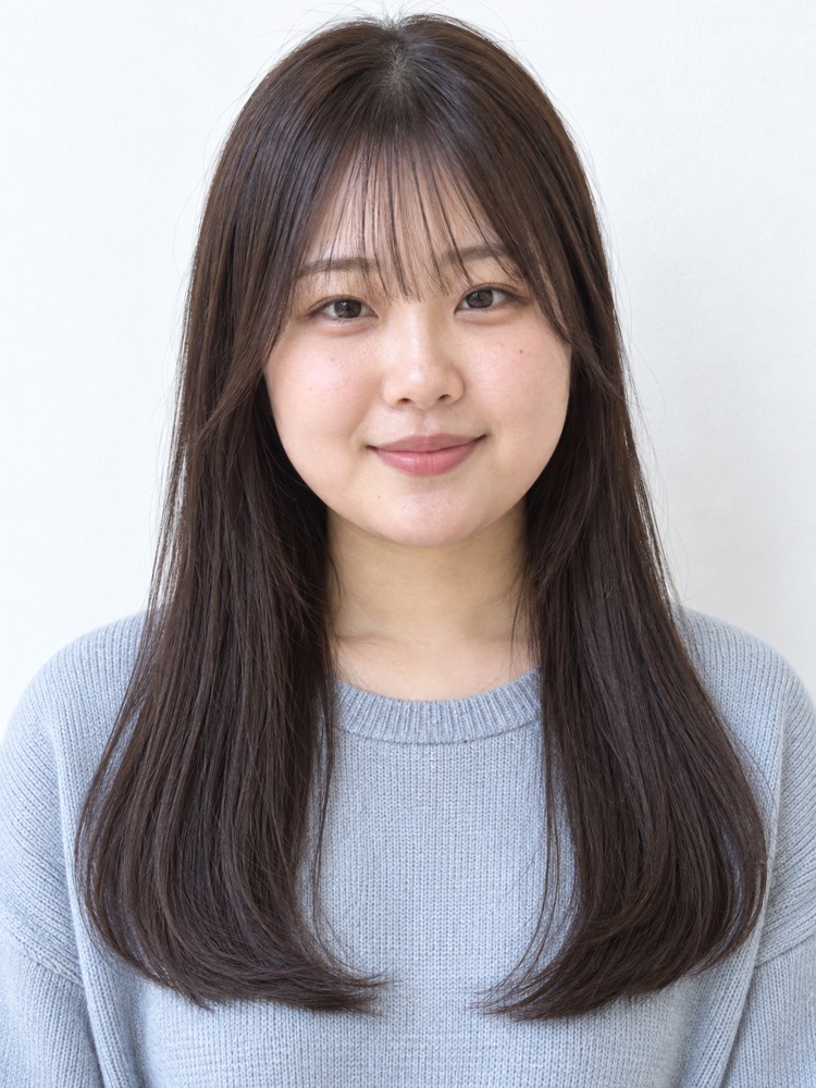 圓臉・23 歲剪空氣瀏海