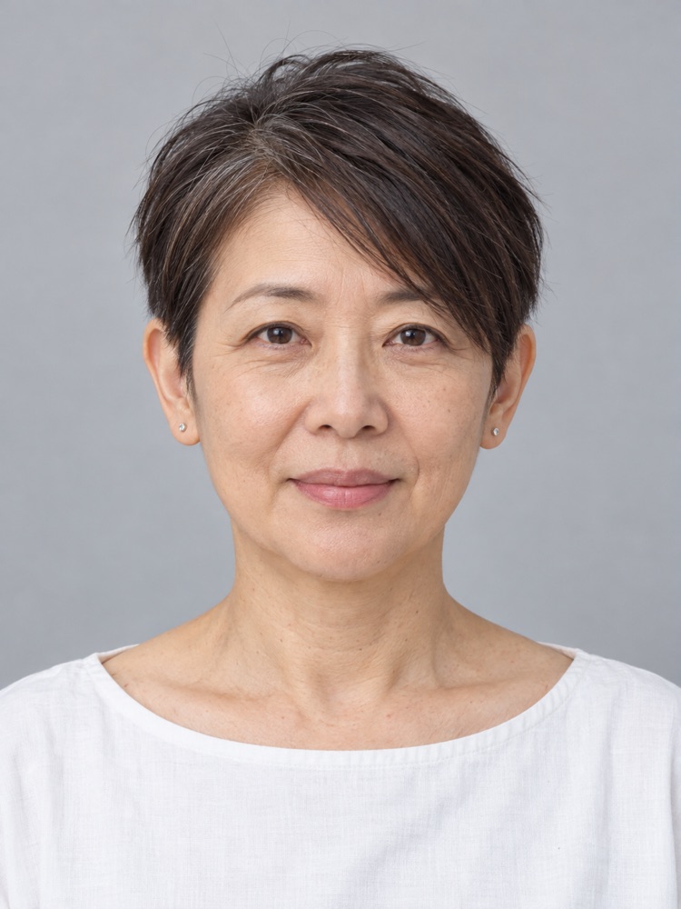 熟齡・髮量變少・52 歲剪精靈短髮